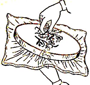 Коли малюнок переведений на тканину, тканину треба поставити на п'яльці, вона повинна бути добре натягнута, не треба допускати перекосів ниток тканини
