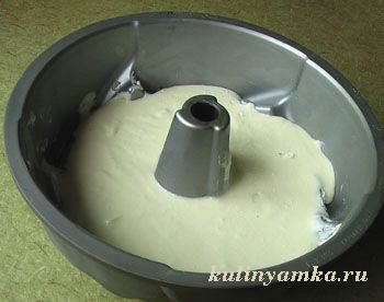 Приготувала заздалегідь безе, як роблю це для торта Графські руїни (нижче є рецепт цього тора), а потім зробила суміш для сирного торта Сирний торт від Lyna