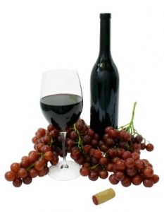 Виноград в довільній кількості відокремити від гілочок, листя і стеблинок і перебрати, видаливши підгнилі, висушені і хворі ягоди