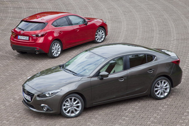 Згідно з рейтингом, складеним експертами з Kelley Blue Book, кращої в даній категорії стала Mazda3