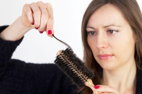 Як зупинити випадіння волосся у жінок