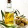Чому оливкова олія так популярно в косметології   Нерафінований продукт є прекрасним засобом для догляду за шкірою схильною до сухості, а також при її в'янення